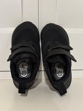 Nike Star Runner 3 Boys Black Double Velcro Sneakers Size 8C